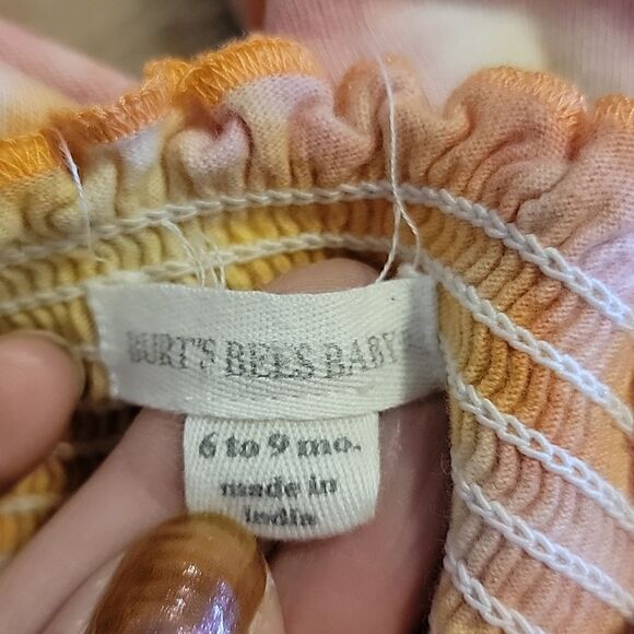 BURT'S BEES BABY TIE-DYE SMOCKED ORGANIC ROMPER JUMPSUIT, SIZE 6-9 MONTHS - Picture 5 of 7